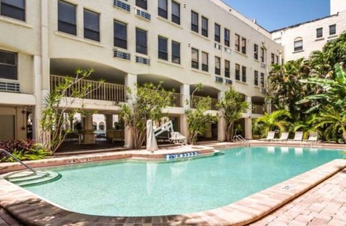 Palm Beach Condo | Palm Beach Island Studio FREE VALET PARKING!