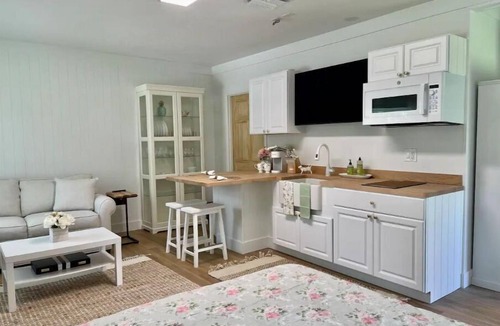 Jupiter Farms House | Palm Beach Jupiter, Fl. Studio Guest Apt on 2.5 acres minutes to Beaches/Golf