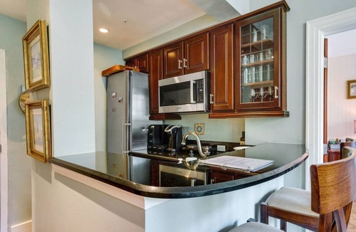 Palm Beach Condo | Palm Beach Regency Walk to Beach