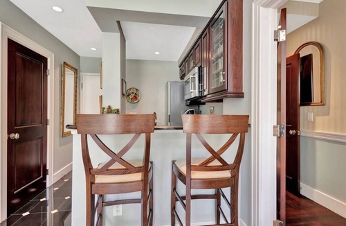 Palm Beach Condo | Palm Beach Regency Walk to Beach