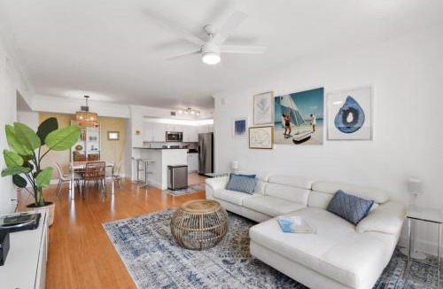 Downtown West Palm Beach Apartment | Palm Penthouse - Bright Designer Penthouse in the Heart of CityPlace