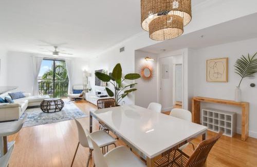 Downtown West Palm Beach Apartment | Palm Penthouse - Bright Designer Penthouse in the Heart of CityPlace
