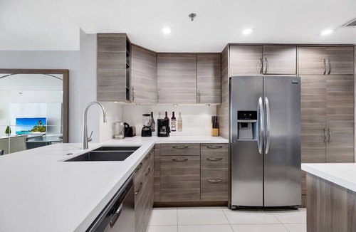 Downtown Miami Apartment | Panoramic Views | Premium Amenities | StayCozy