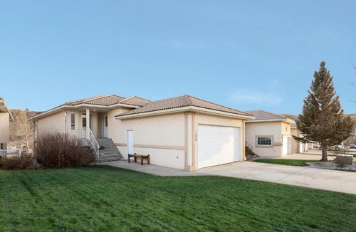 Lethbridge Apartment | Paradise Canyon Golf Resort - Signature Condo 380