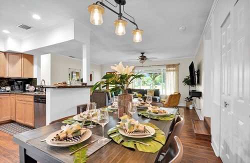 Deerfield Beach House | Paradise Cove - 1 mile to beach - Heated Pool - Attached in-law suite