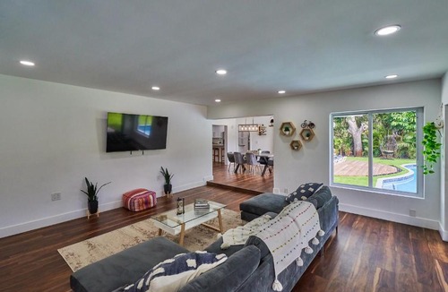 Biscayne Park Villa | Paradise Villa Beach VB Court & Pool & Terrace & Fire Pit
