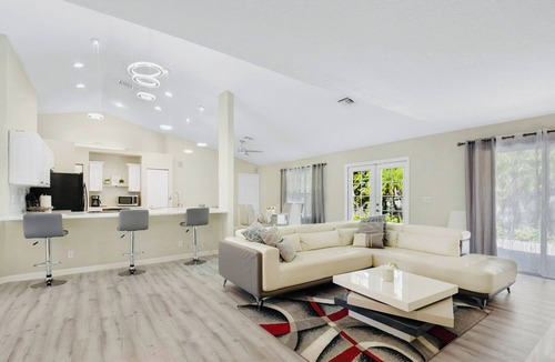 Wellington House | PARADIZE FOR EQUESTRIAN LOVERS