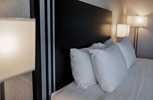 Leduc Hotel | Park Inn by Radisson Edmonton Airport