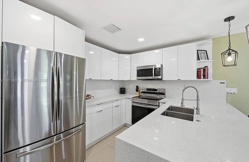 Pompano Beach House | Peaceful 2 bedroom house with yard in sunny Pompano Beach