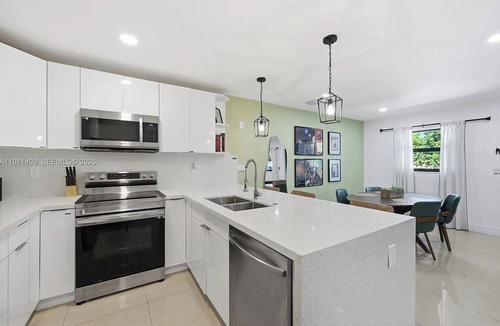 Pompano Beach House | Peaceful 2 bedroom house with yard in sunny Pompano Beach