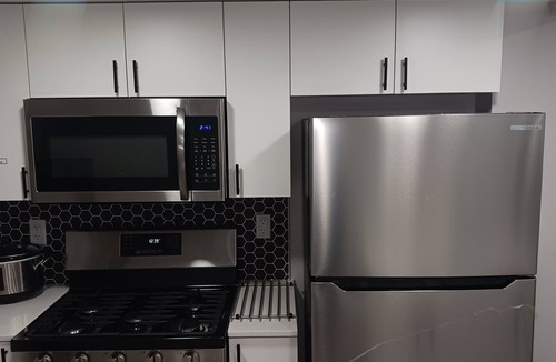 Southwest Edmonton House | Peaceful 2 Bedroom Guest Suite located at the SW Edmonton close to the airport.
