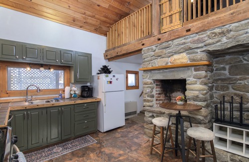 Richford Cabin | Peaceful 3-bedroom cabin with 4 beds in charming Montgomery minutes to Jay Peak!