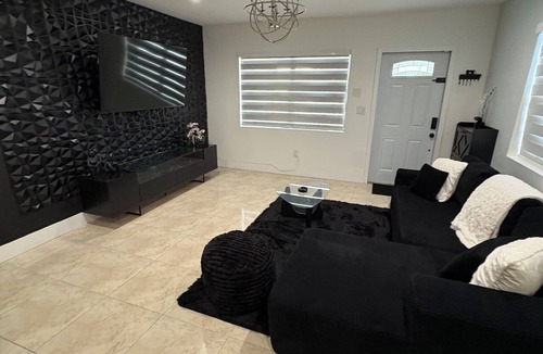 West Park House | Peaceful 3-bedroom house with AC in charming West Park