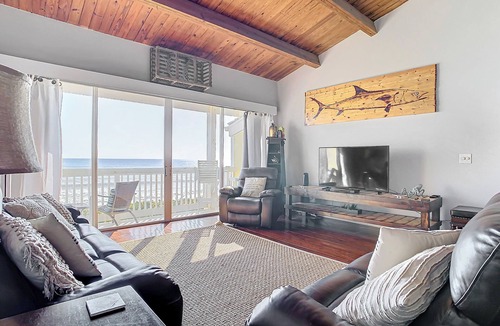Melbourne Beach House | Peaceful Beachfront Oasis- Walk onto the sand!