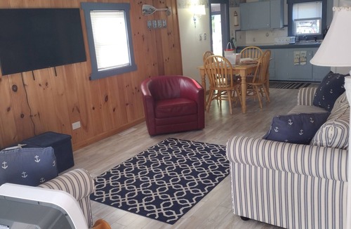 East Wareham Cottage | Peaceful Cottage with Pond/Lake minutes from Cape Cod