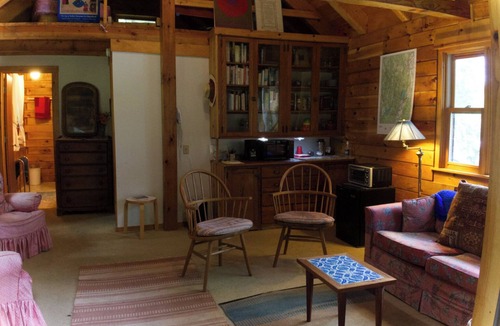 Post Mills Cottage | Peaceful cottages and cabins on a lake, perfect for relaxing.