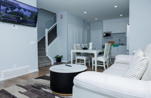 Southeast Edmonton House | Peaceful Family Retreat in Edmonton