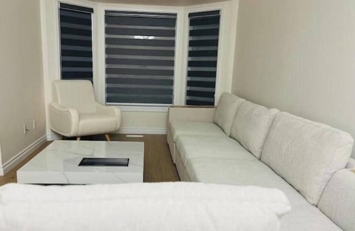 Southeast Edmonton House | Peaceful King Beds Attached Garage Pet Friendly