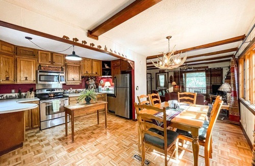 Cascade-Chipita Park Ski Chalet | Peaceful Mountainside Cabin Retreat
