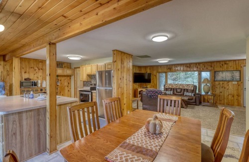 Spearfish Cabin | Peaceful pondside lodge-wildlife lover`s dream!