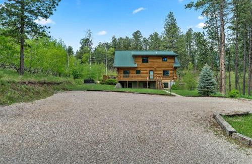 Rapid City House | Peaceful Valley Hideaway