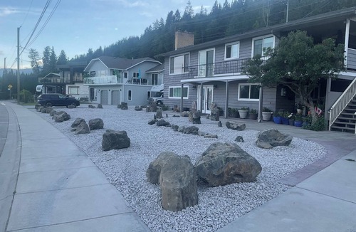 Central Okanagan Apartment | Peachland Beach Promenade