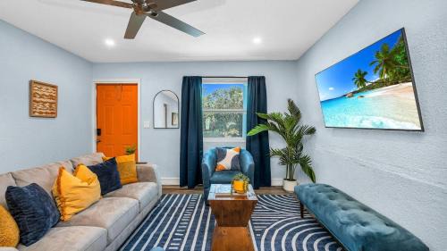 Riviera Beach Villa | Peanut Island Paradise I 4 Mins to Island Shuttle!