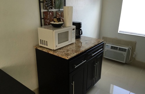 Pompano Beach Hotel | Pelican By The Sea
