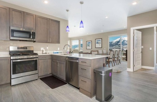 Dillon Condo | Penthouse Retreat Stunning Views Near Resorts!