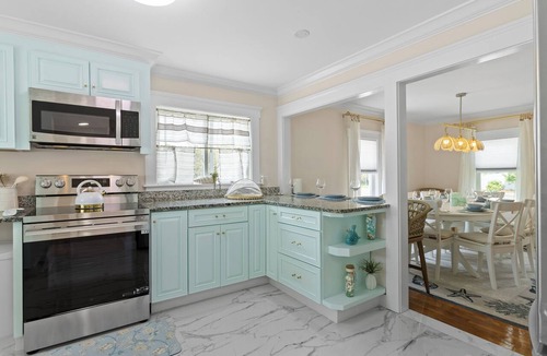 Hyannis House | Perfect Group Stay: 6BR Hyannis Home Near Beach, Dining & Nightlife