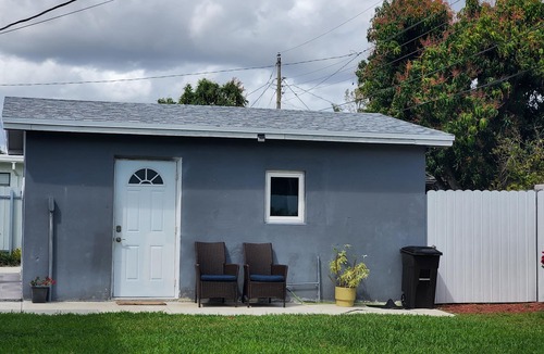 West Park Apartment | Perfect Guest house/studio just 15mins drive to the beach for a relaxing getaway