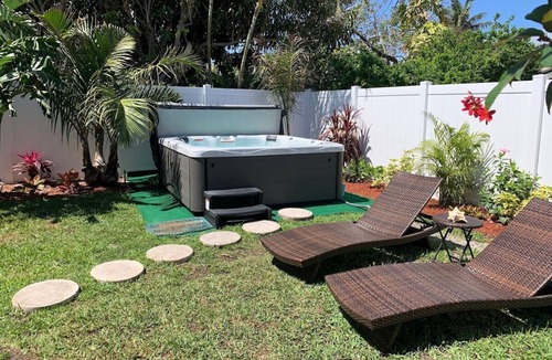 Singer Island House | Perfect Island Retreat! - Steps to beach- Hot Tub!