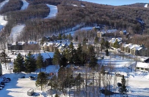 Ludlow Condo | Perfect Okemo Ski Location! Winterplace 3 Bedroom Condo- Short Walk to Slopes!