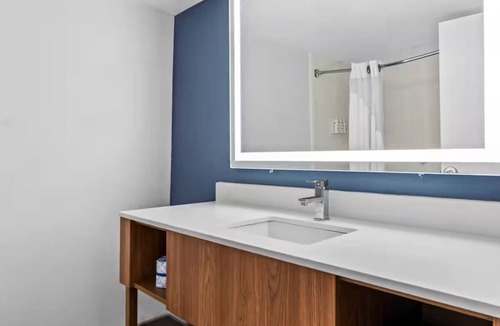 Cheyenne Hotel | Perfect Room for Leisure or Business Near Wyoming State Capitol - Free Shuttle!