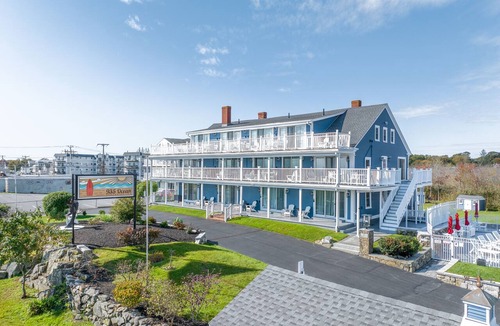 Hampton Hotel | Perfect second floor suite!