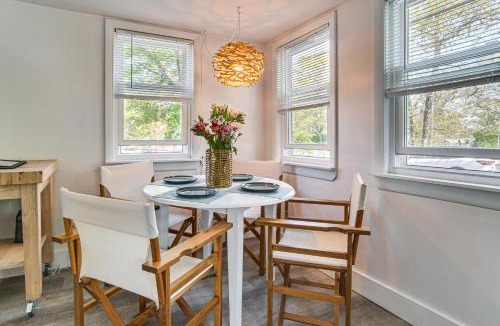 Wareham House | Periwinkle: Gateway to Cape Cod Coastal Cottage