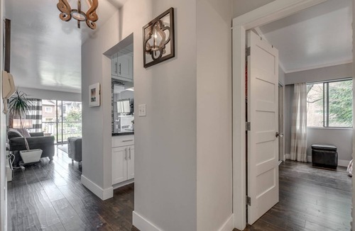 Grandview-Woodland Condo | Pet- and Couple-friendly condo in Vancouver's best neighbourhood
