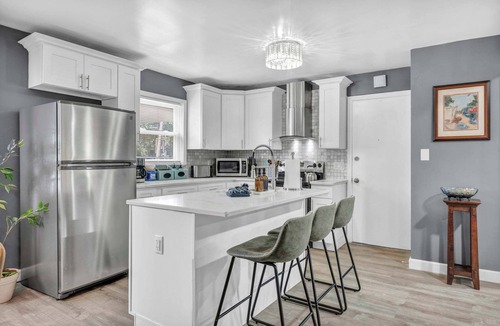 Lakewood House | Pet-Friendly Home - Sleeps 6 - Walkable Lakewood