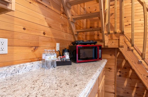 Bethlehem Cabin | Pet Friendly Log Cabin | Sauna