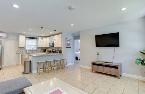 Juno Ridge House | Pet-Friendly Palm Beach Pad - 1 Mi to the Ocean!