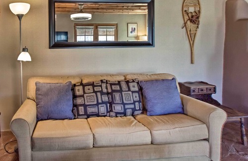 Taos Cottage | Pet-Friendly Taos House w/ Patio & Hammock!