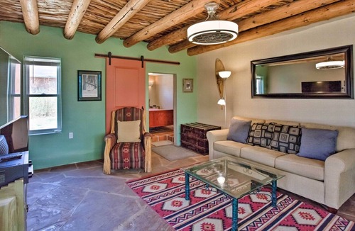 Taos Cottage | Pet-Friendly Taos House w/ Patio & Hammock!