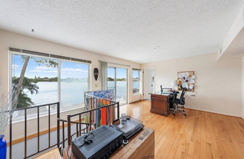 Lake Ida Shores House | Pet Friendly w Gym & Hot Tub - Lakefront Home