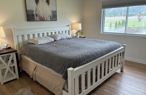 Okanagan-Similkameen House | Pet friendly winter rental on 2 manicured acres!