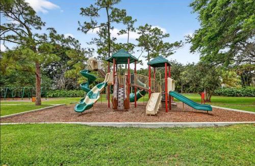 Palm Beach Gardens House | PGA National Cottage Pool, Patio & Golf