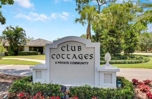 Palm Beach Gardens Apartment | PGA National Getaway Cozy Club Cottage