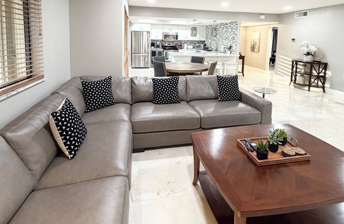 Hunt Club Condo | PGA National golf villa condo , 2 bed, 2 bath. PRIME LOCATION.
