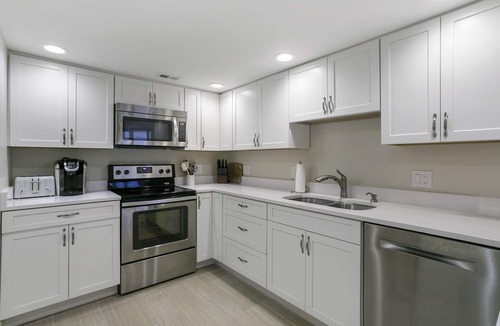 Singer Island Condo | Phoenix Towers Condo on the Ocean with Private Beach, Pool and other Accessories
