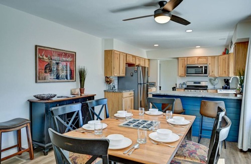 Buena Vista House | Piñon Peak Retreat |Hot Tub |Views |2 Living Areas