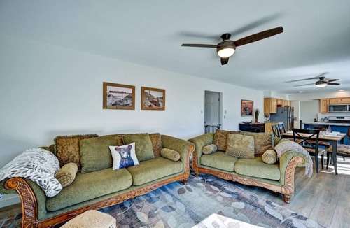 Buena Vista House | Piñon Peak Retreat |Hot Tub |Views |2 Living Areas